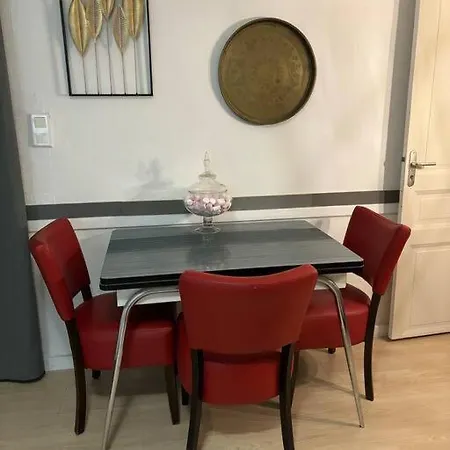 Appartement Maisonnette De A 2 Kms Du Centre *